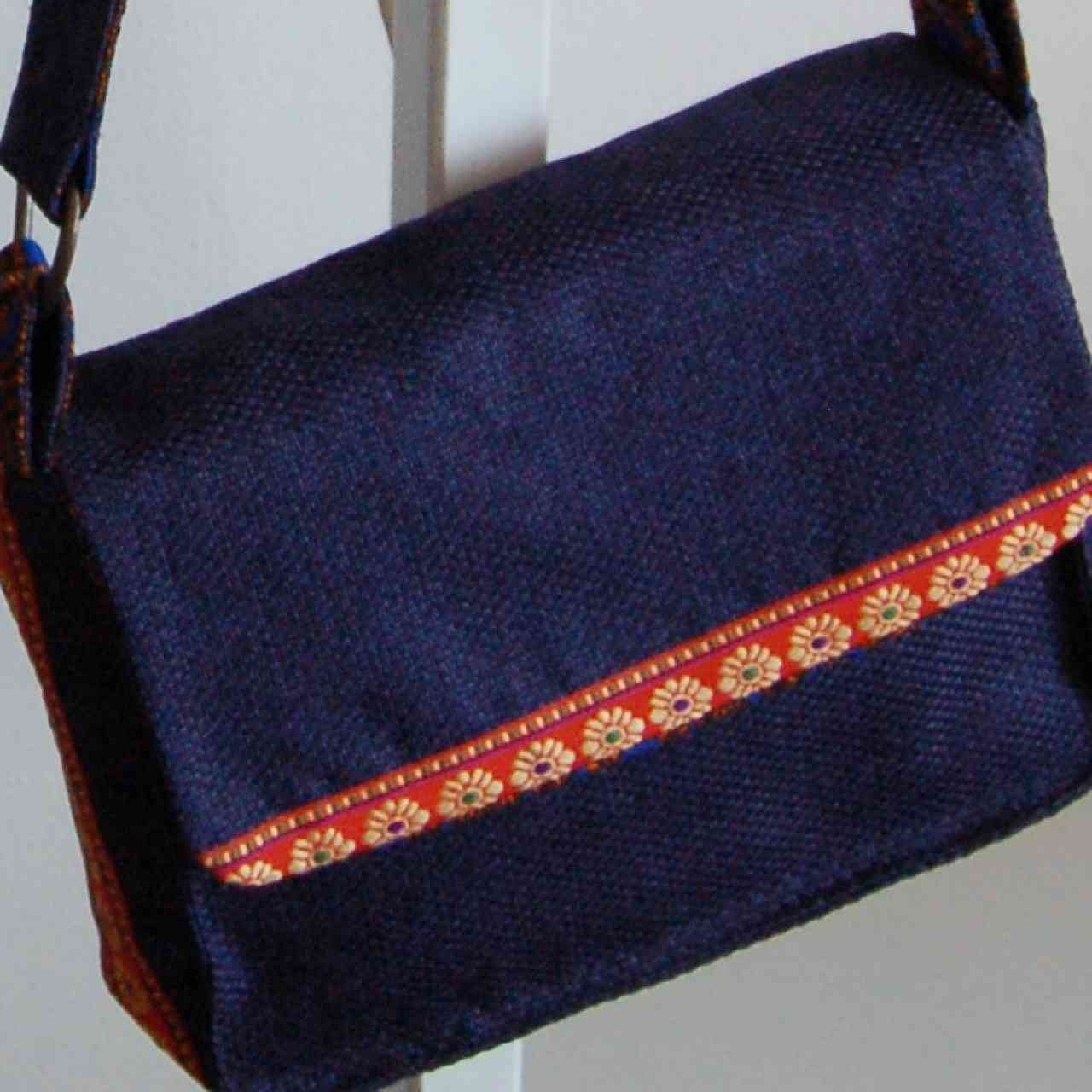 Sac à main bandoulière bleu marine 