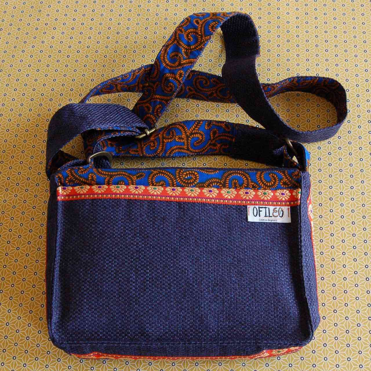 Sac à main bandoulière bleu marine 