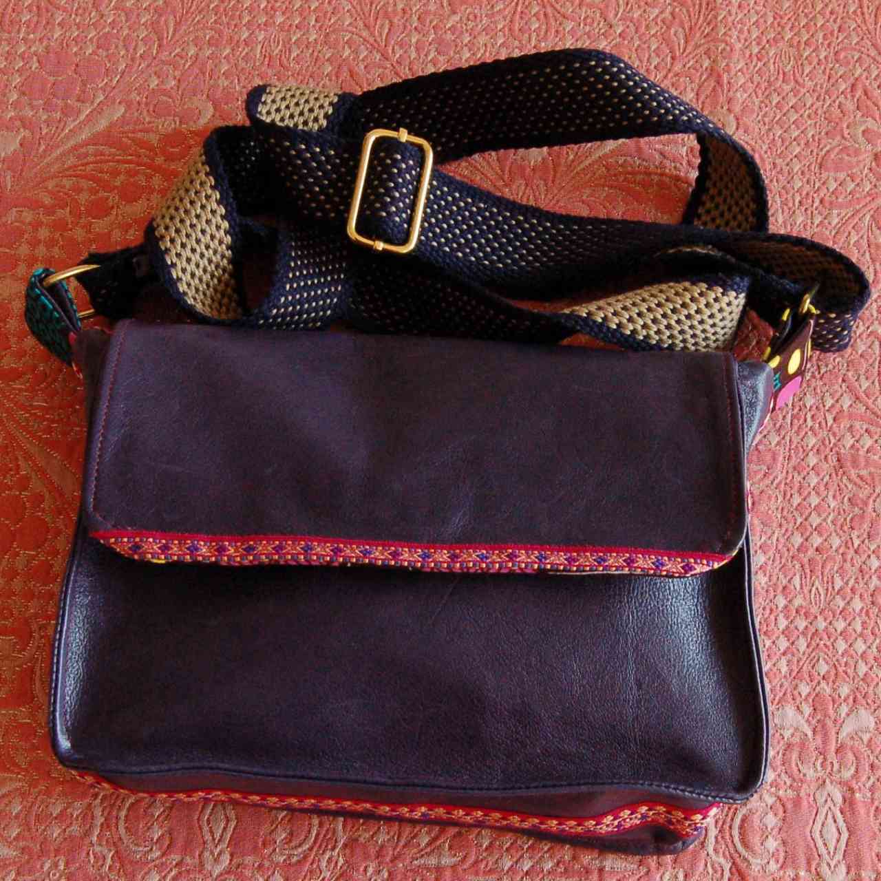 Sac à main bandoulière mauve cuir et tissu