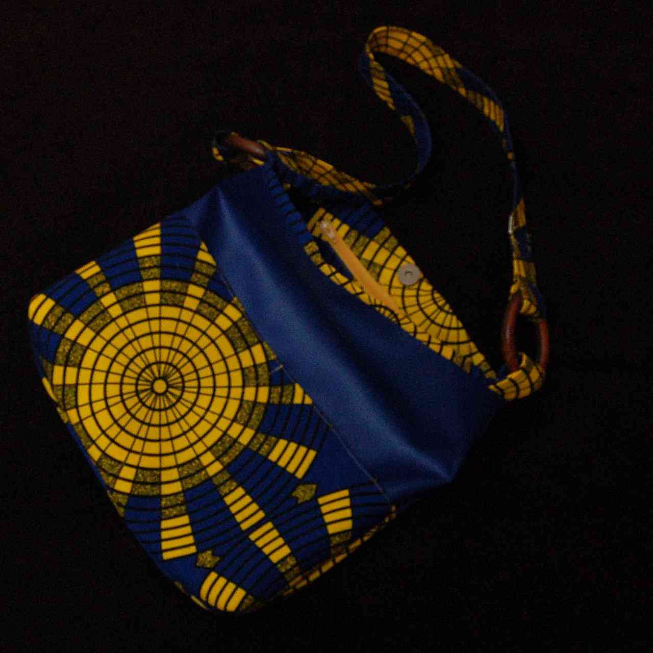 Sac simili bleu et jaune