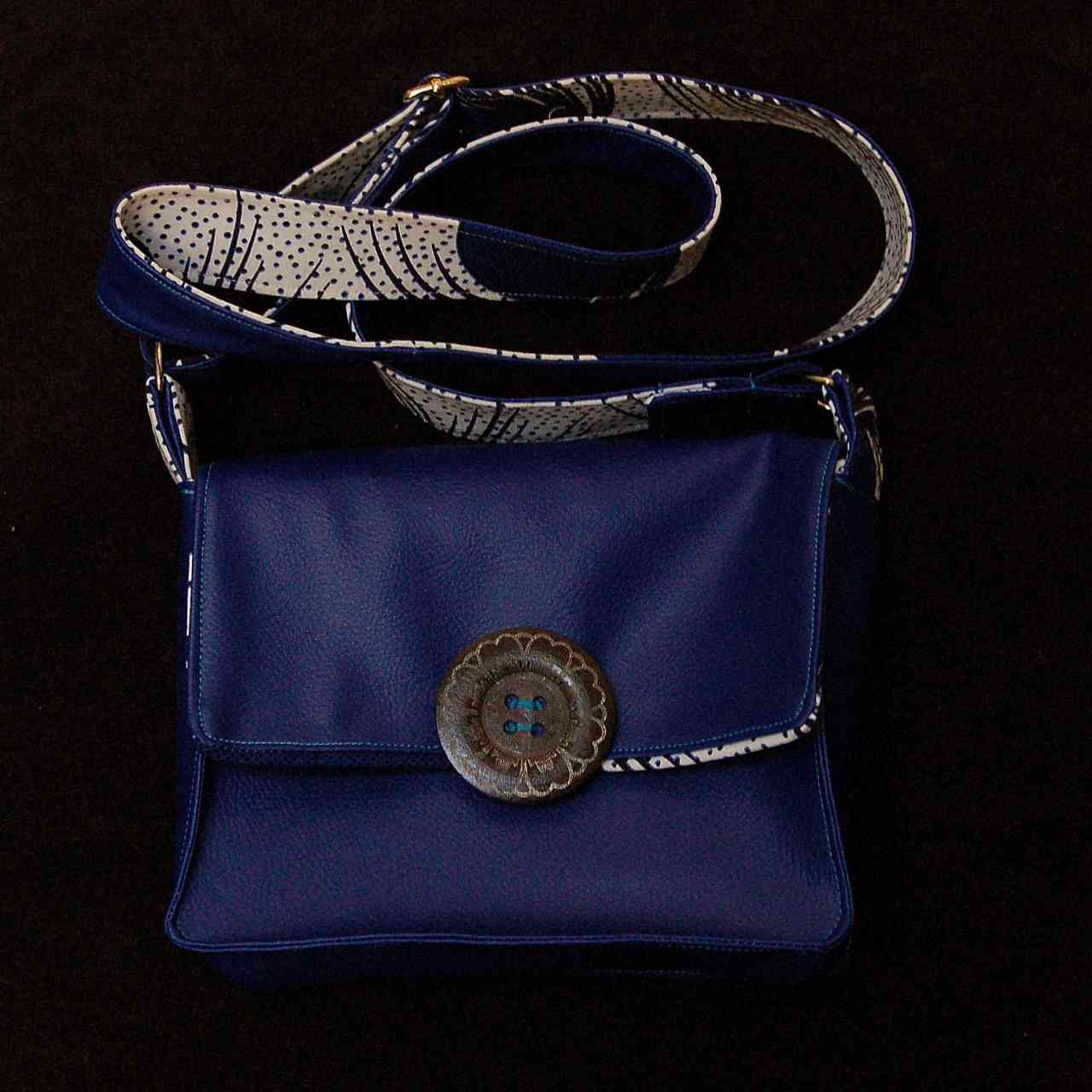 Sac à main bandoulière simili bleu et blanc